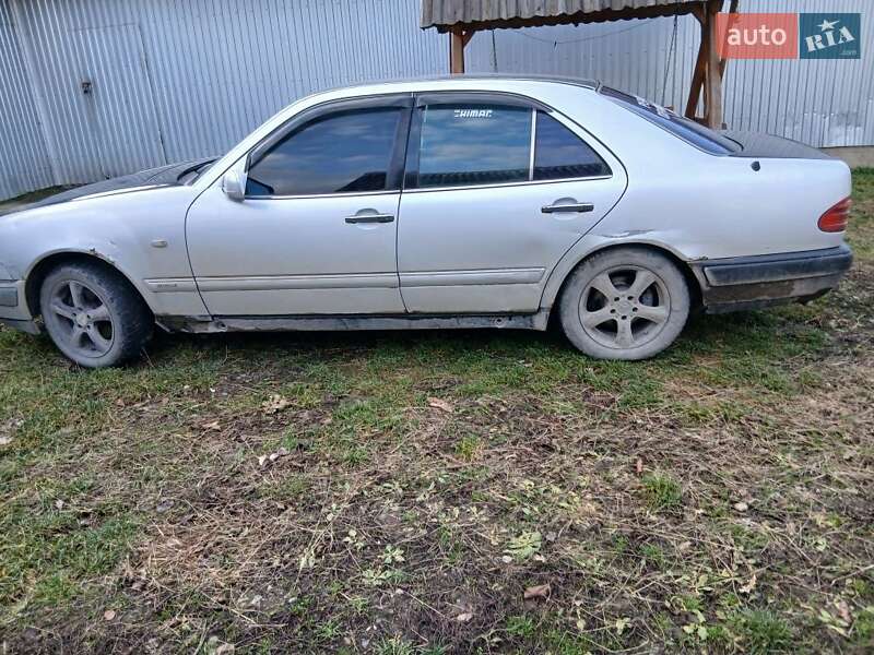 Mercedes-Benz E-Class 1996