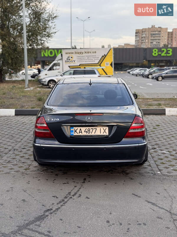 Седан Mercedes-Benz E-Class 2003 в Києві