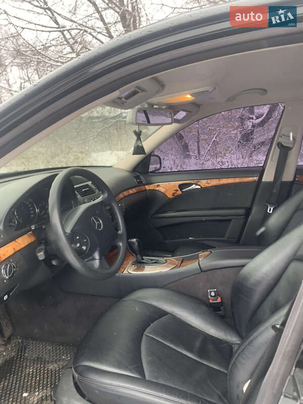 Седан Mercedes-Benz E-Class 2003 в Львові