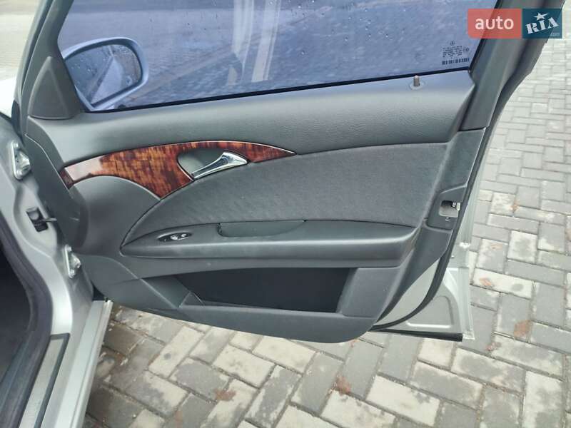 Седан Mercedes-Benz E-Class 2003 в Коломые