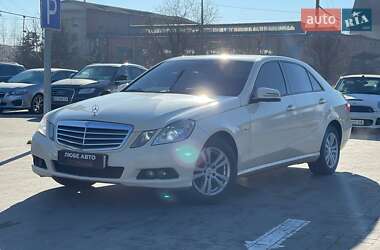 Седан Mercedes-Benz E-Class 2011 в Львове