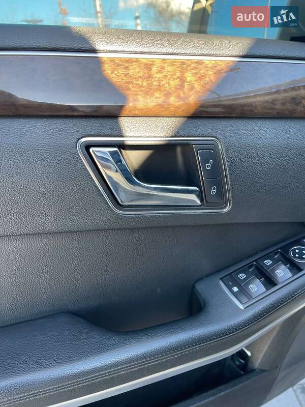 Седан Mercedes-Benz E-Class 2011 в Львові фото 12 Седан Mercedes-Benz E-Class 2011 в Львові