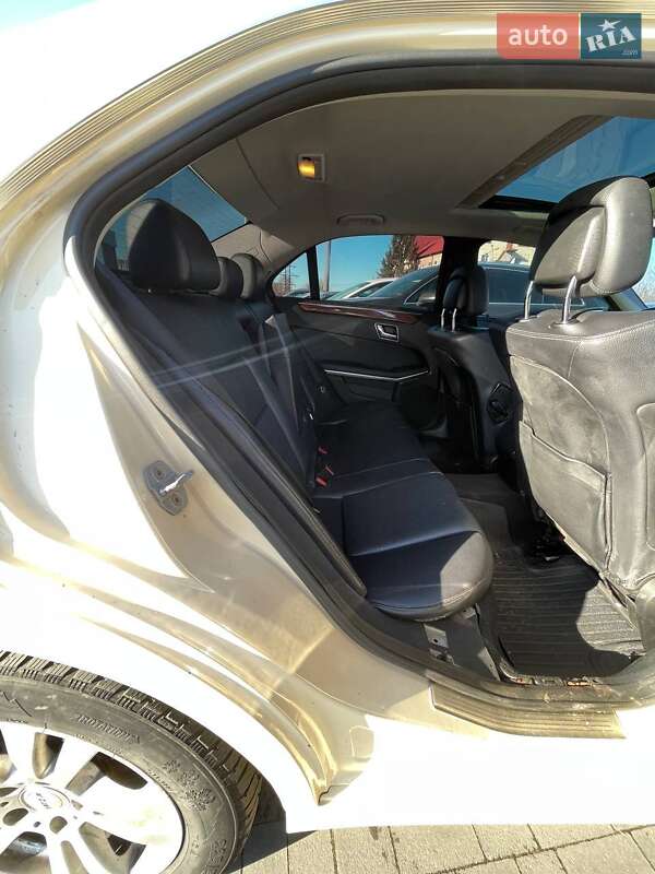 Седан Mercedes-Benz E-Class 2011 в Львові фото 26 Седан Mercedes-Benz E-Class 2011 в Львові