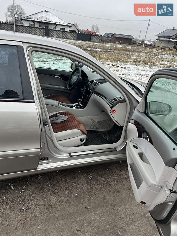 Седан Mercedes-Benz E-Class 2003 в Старом Селе