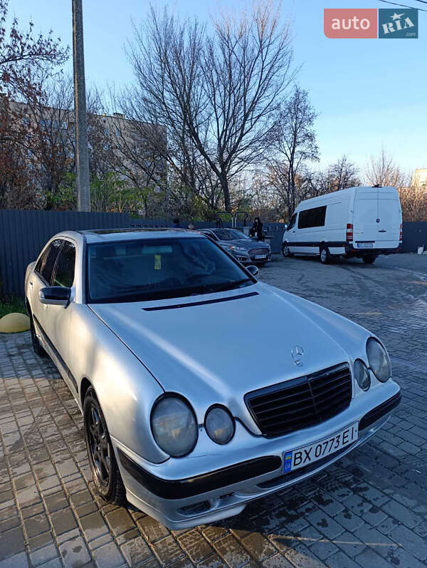 Mercedes-Benz E-Class 2001