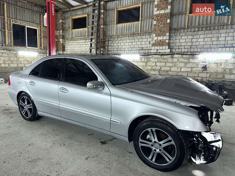 Седан Mercedes-Benz E-Class 2006 в Тульчине