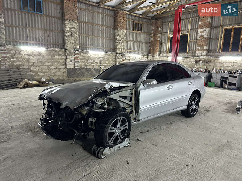 Седан Mercedes-Benz E-Class 2006 в Тульчине