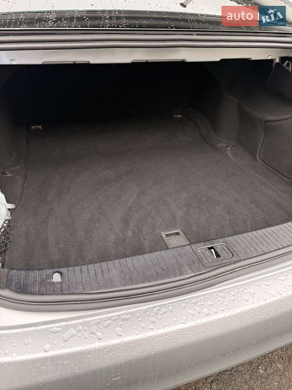 Седан Mercedes-Benz E-Class 2014 в Києві