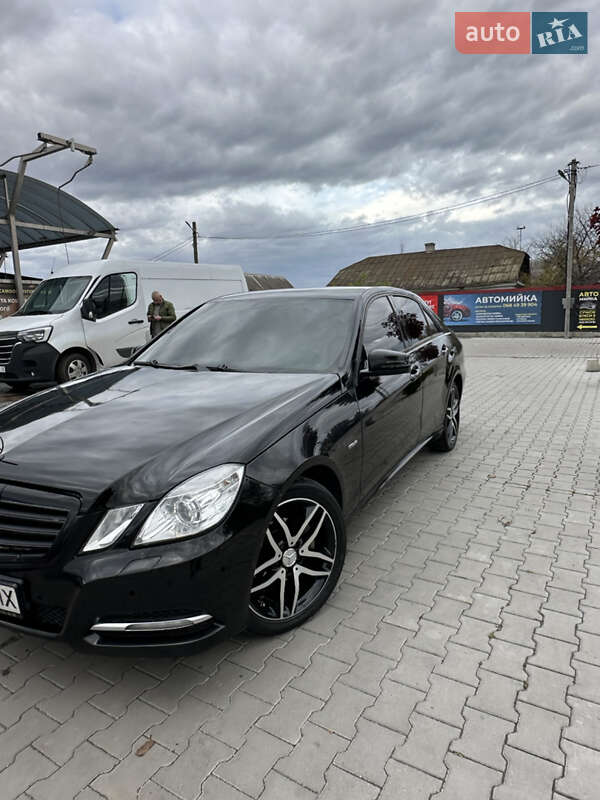 Mercedes-Benz E-Class 2011