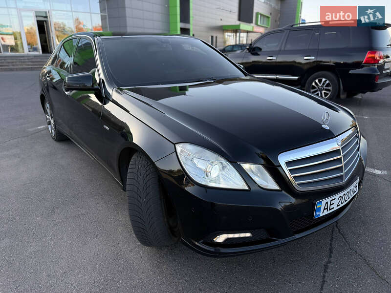 Седан Mercedes-Benz E-Class 2011 в Кривому Розі