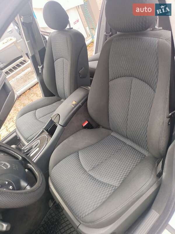 Седан Mercedes-Benz E-Class 2003 в Ивано-Франковске