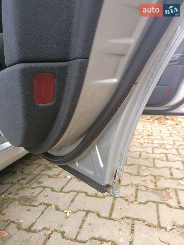 Седан Mercedes-Benz E-Class 2003 в Ивано-Франковске