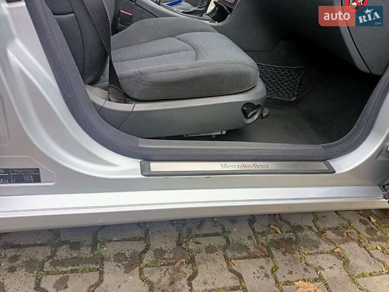 Седан Mercedes-Benz E-Class 2003 в Ивано-Франковске