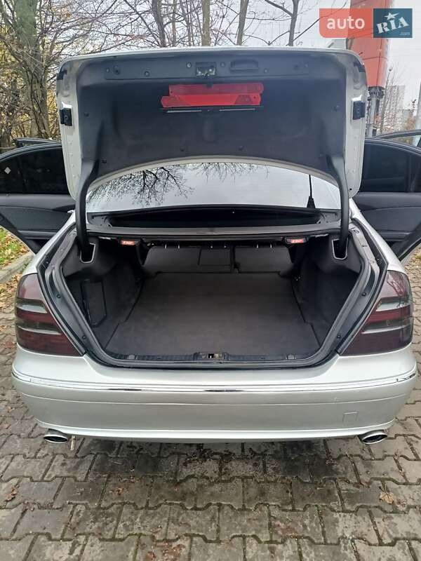 Седан Mercedes-Benz E-Class 2003 в Ивано-Франковске