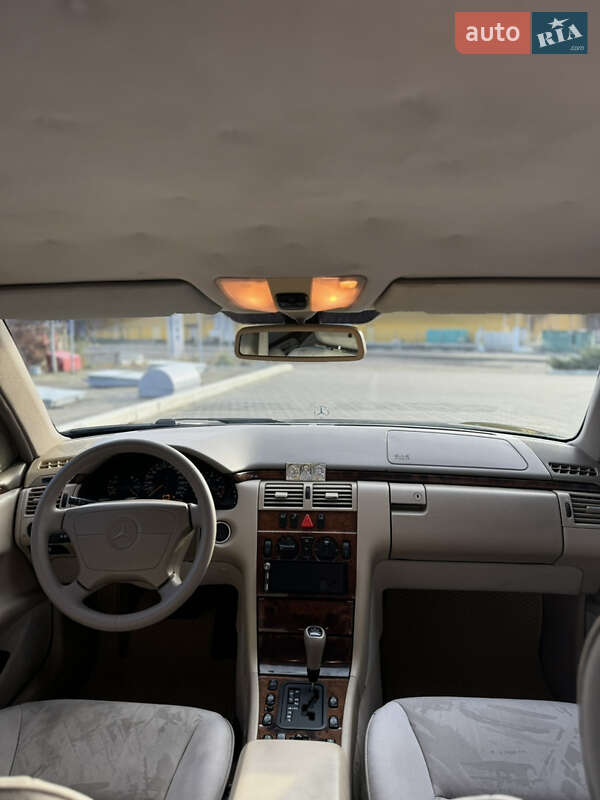 Седан Mercedes-Benz E-Class 1998 в Запорожье