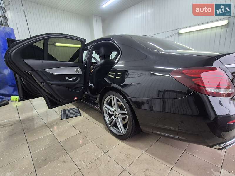 Седан Mercedes-Benz E-Class 2017 в Києві