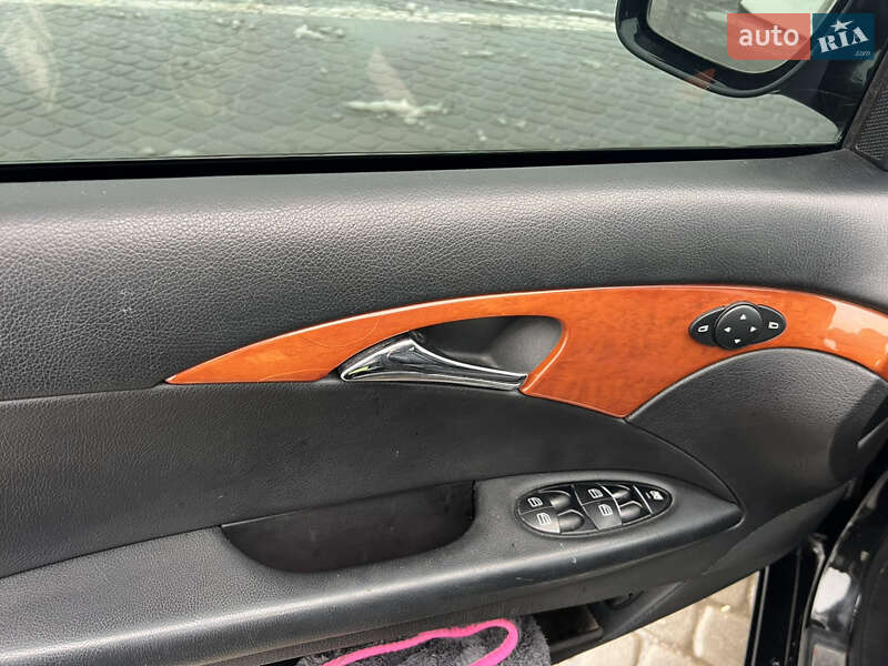 Седан Mercedes-Benz E-Class 2007 в Львове