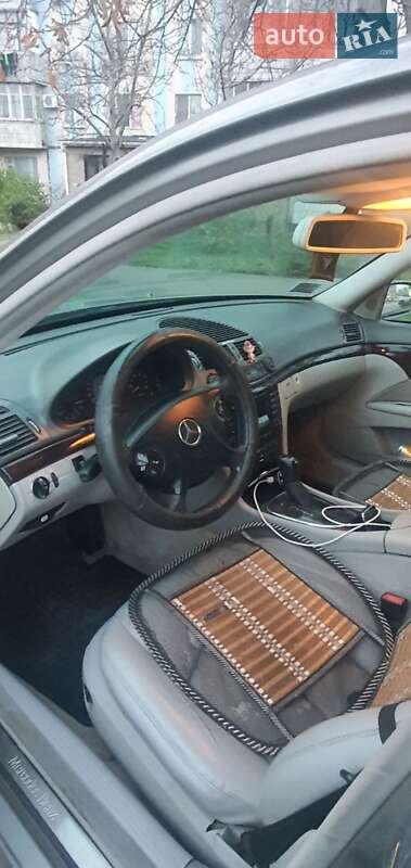 Седан Mercedes-Benz E-Class 2004 в Одессе
