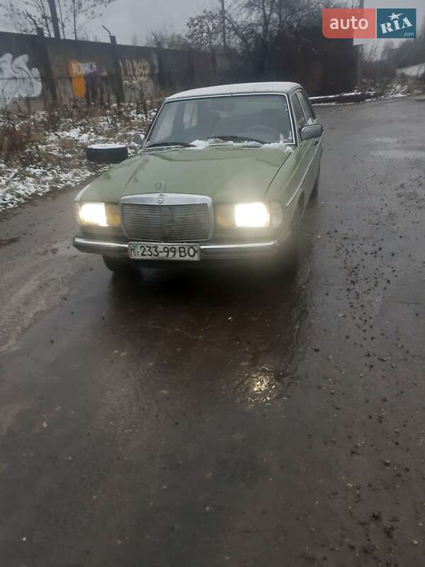 Седан Mercedes-Benz E-Class 1982 в Луцке