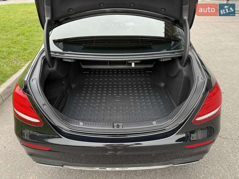 Седан Mercedes-Benz E-Class 2018 в Киеве