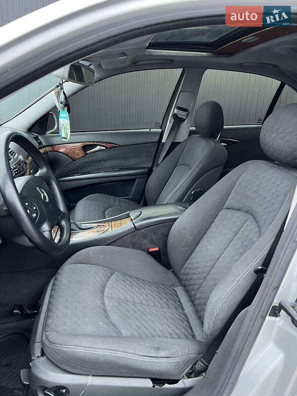 Седан Mercedes-Benz E-Class 2002 в Львові