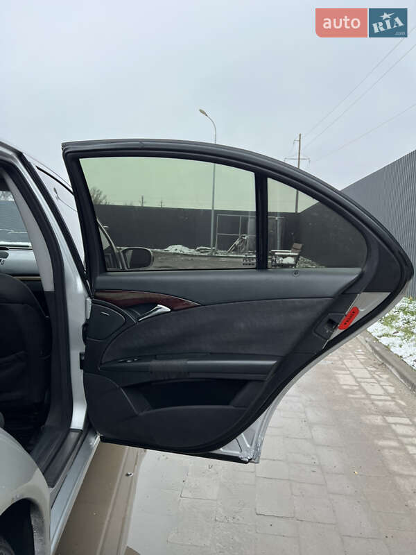 Седан Mercedes-Benz E-Class 2002 в Львові