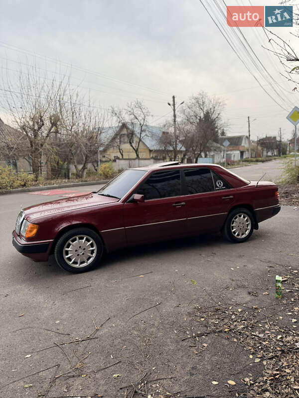 Седан Mercedes-Benz E-Class 1993 в Днепре фото 5 Седан Mercedes-Benz E-Class 1993 в Днепре