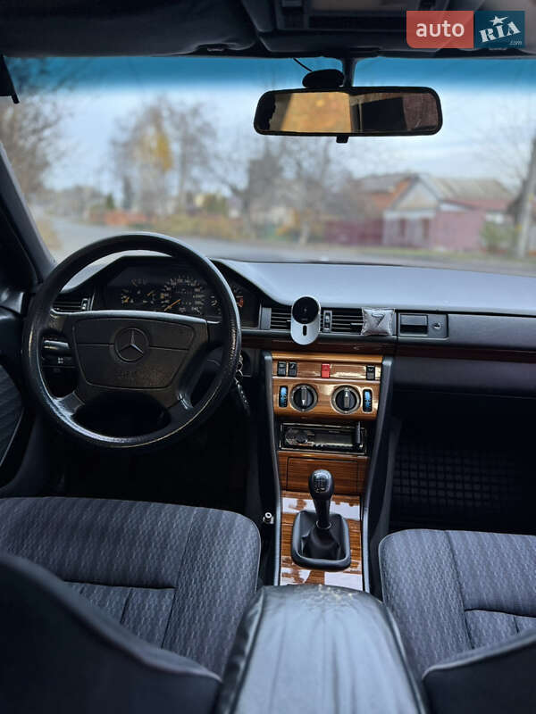 Седан Mercedes-Benz E-Class 1993 в Днепре фото 12 Седан Mercedes-Benz E-Class 1993 в Днепре
