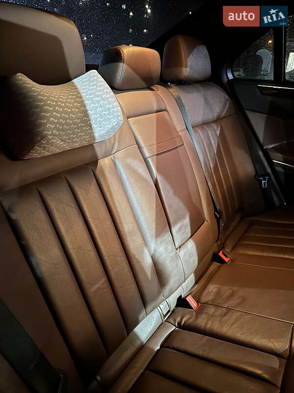 Седан Mercedes-Benz E-Class 2013 в Киеве