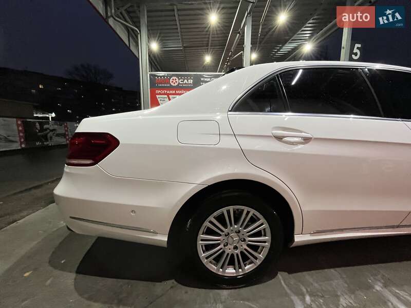 Седан Mercedes-Benz E-Class 2013 в Киеве