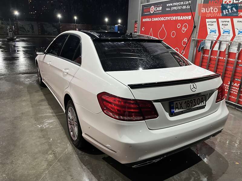 Седан Mercedes-Benz E-Class 2013 в Киеве