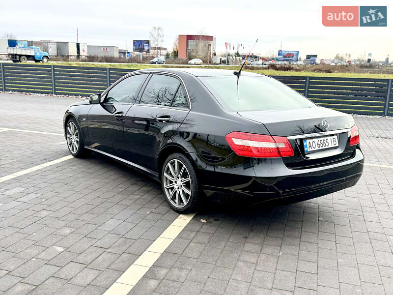 Седан Mercedes-Benz E-Class 2010 в Ужгороді