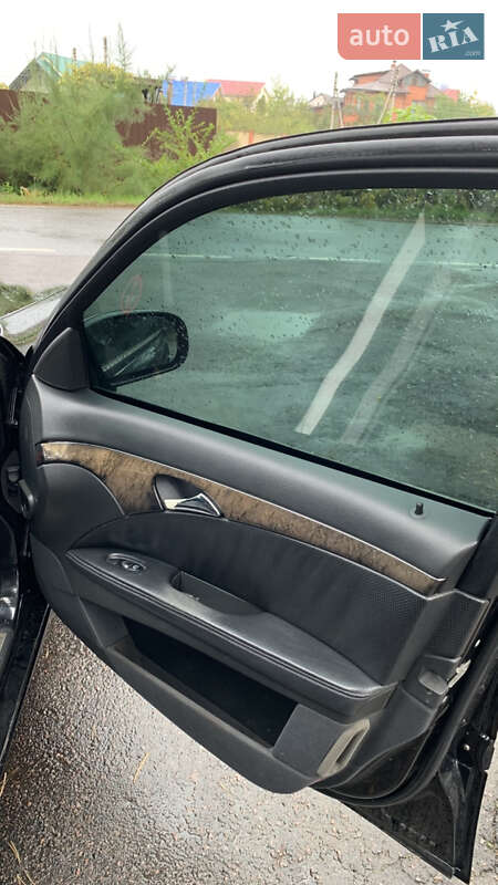Седан Mercedes-Benz E-Class 2003 в Виннице