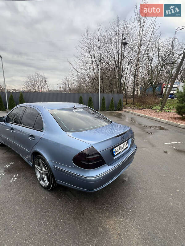 Седан Mercedes-Benz E-Class 2004 в Немирові