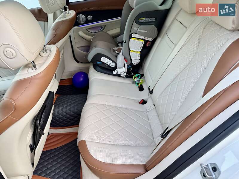 Седан Mercedes-Benz E-Class 2019 в Львові