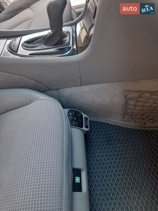 Седан Mercedes-Benz E-Class 2005 в Могилів-Подільському