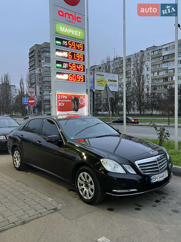 Mercedes-Benz E-Class 2011