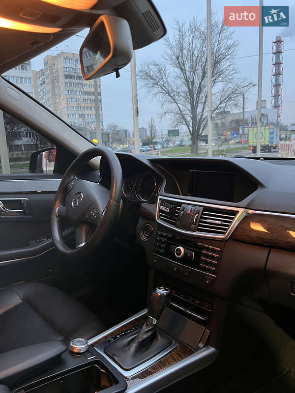 Седан Mercedes-Benz E-Class 2011 в Одесі