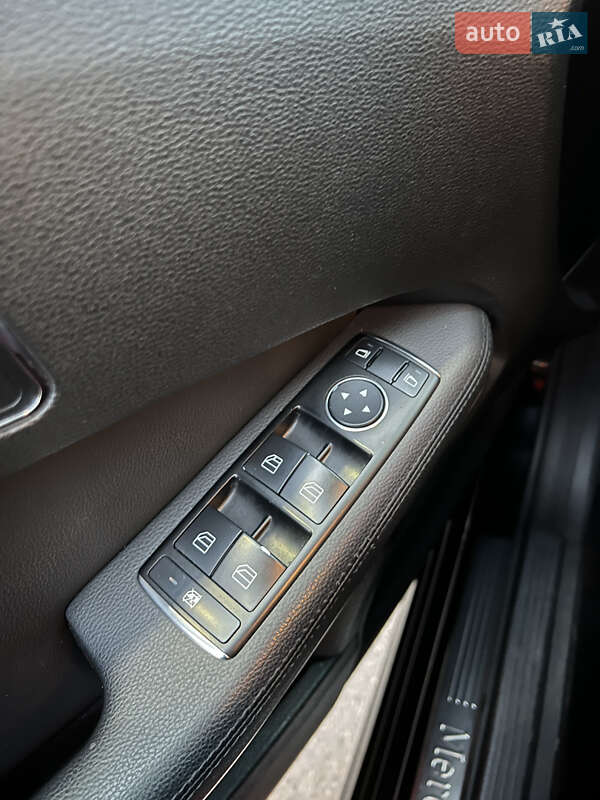 Седан Mercedes-Benz E-Class 2011 в Одесі