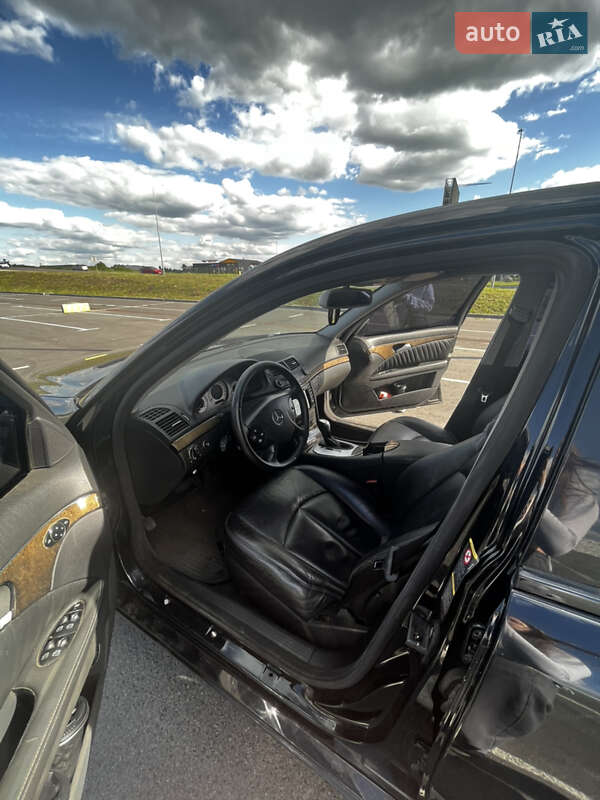 Седан Mercedes-Benz E-Class 2005 в Львові