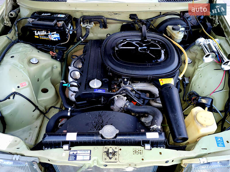 Седан Mercedes-Benz E-Class 1983 в Днепре