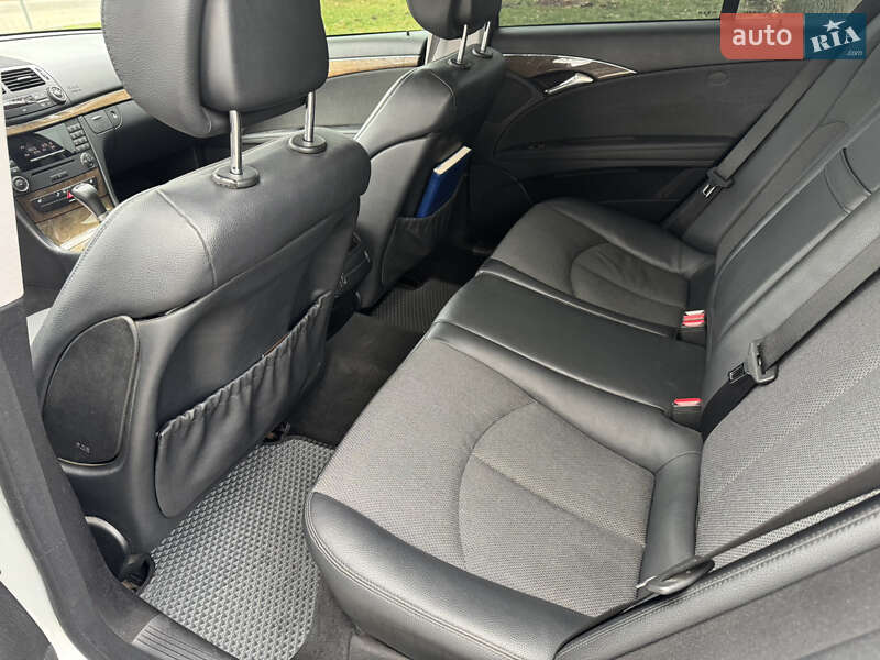 Седан Mercedes-Benz E-Class 2008 в Сторожинці