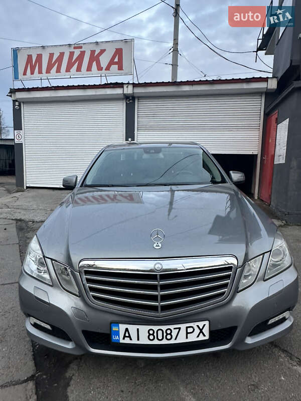 Седан Mercedes-Benz E-Class 2010 в Киеве