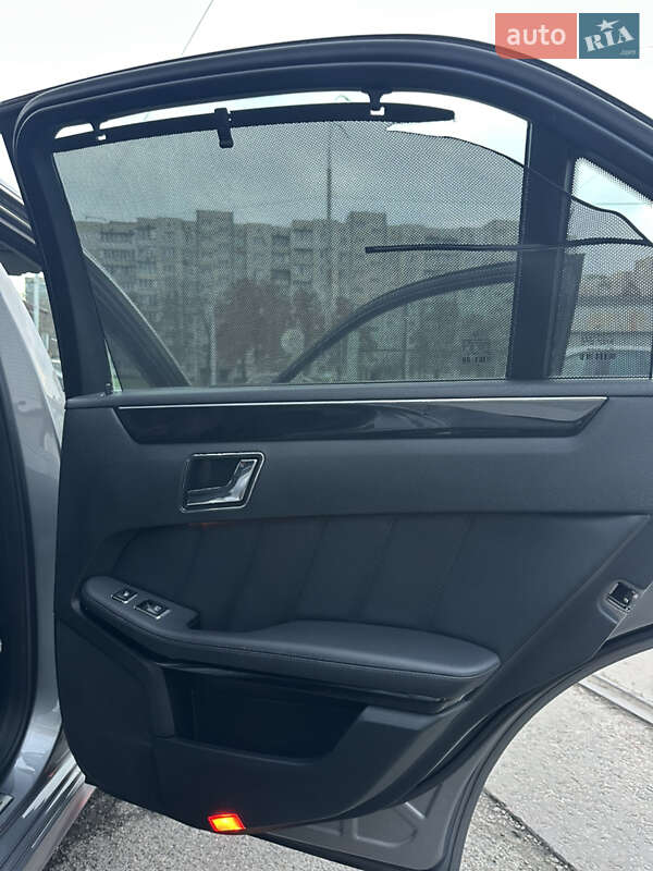 Седан Mercedes-Benz E-Class 2010 в Киеве