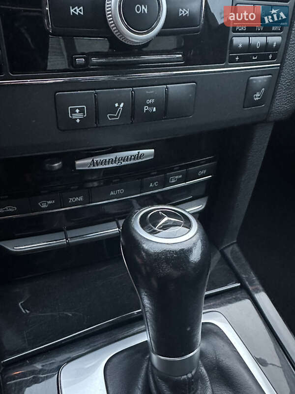 Седан Mercedes-Benz E-Class 2010 в Киеве
