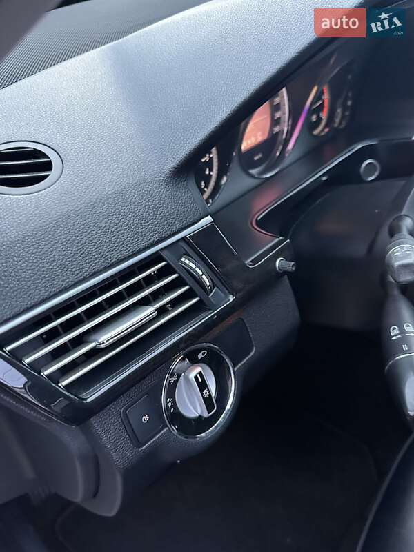 Седан Mercedes-Benz E-Class 2010 в Киеве