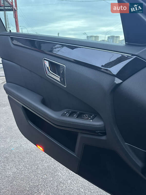 Седан Mercedes-Benz E-Class 2010 в Киеве