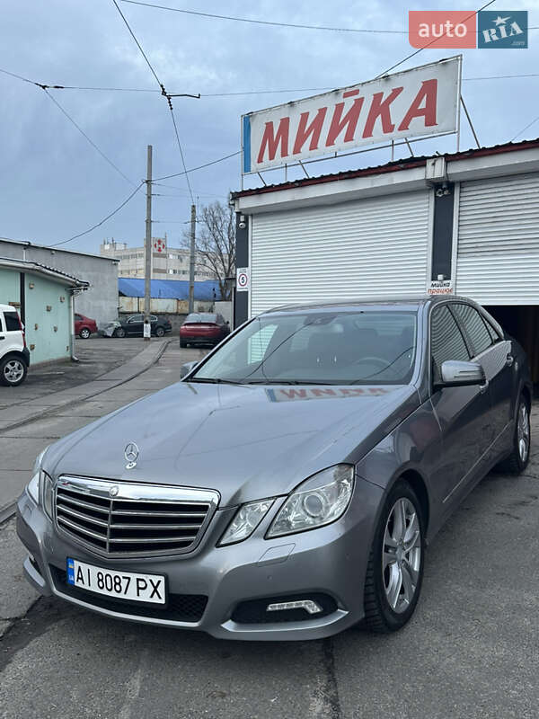Седан Mercedes-Benz E-Class 2010 в Киеве