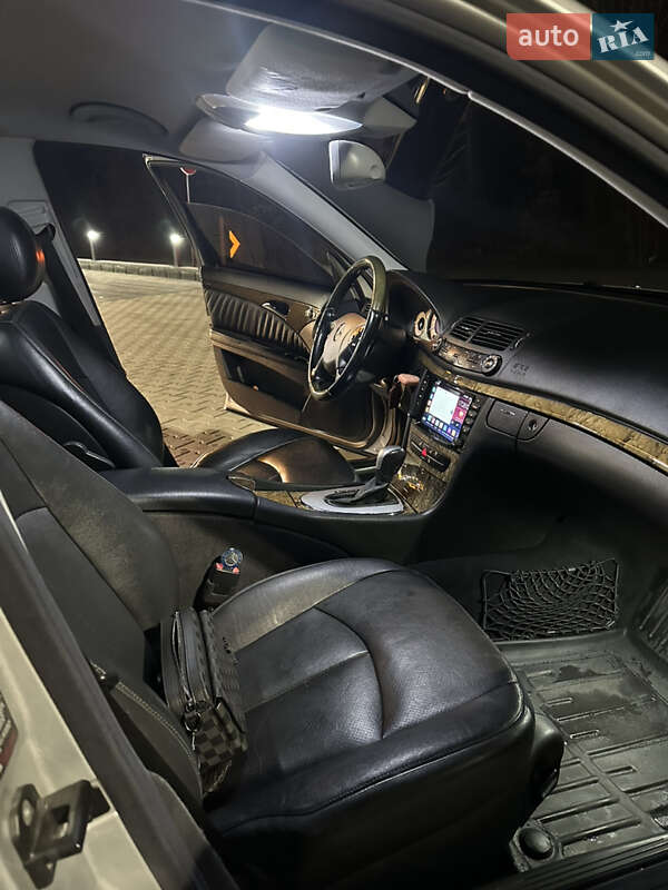 Седан Mercedes-Benz E-Class 2005 в Косові