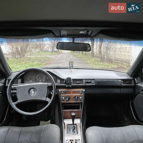 Седан Mercedes-Benz E-Class 1989 в Хмельницком